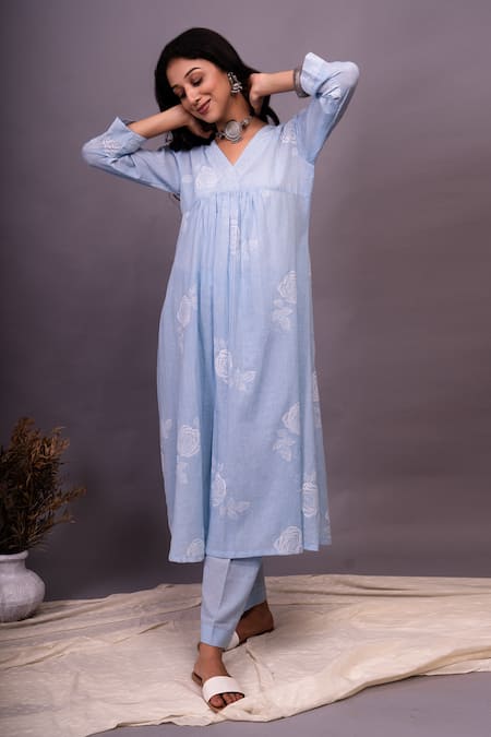 Tashee_Blue Cotton Floral Block Prints V Neck Gathered Kurta And Pant Set_Online_at_Aza_Fashions