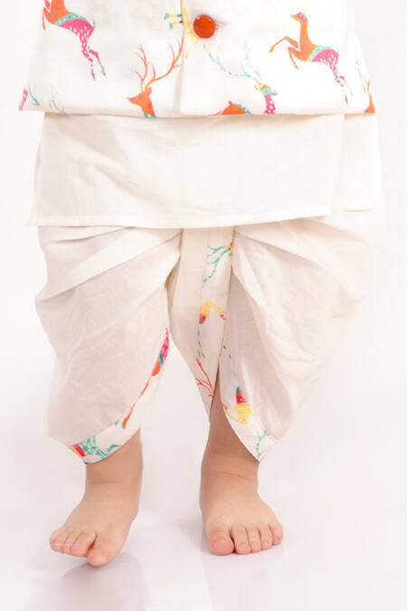 Little Bansi White Cotton Printed Bundi And Kurta Set at Aza Fashions Little Bansi_White Cotton Printed Bundi And Kurta Set _at_Aza_Fashions