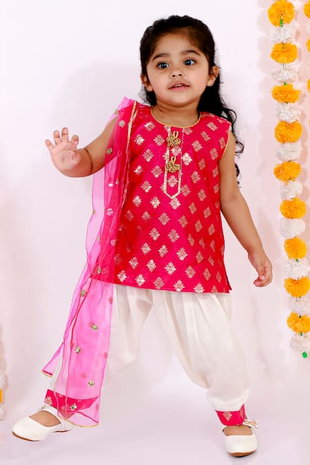 Little Bansi Pink Cotton, Silk Tassels Floral Woven Kurta Set Online at Aza Fashions Little Bansi_Pink Cotton, Silk Tassels Floral Woven Kurta Set_Online_at_Aza_Fashions