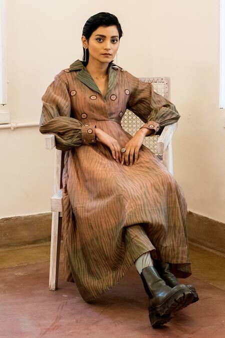 The Loom Art_Green Handwoven Chanderi Silk Geometric Motifs Notched Shibori Embroidered Dress _Online_at_Aza_Fashions