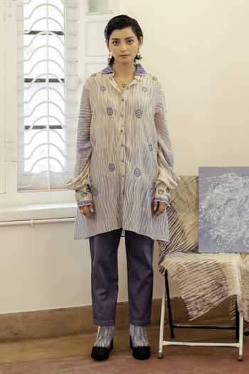 The Loom Art Scalloped Collar Top 