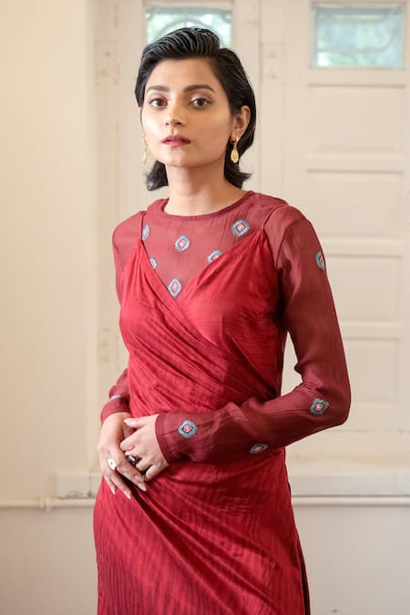 Shop The Loom Art Red Chanderi Organza , Pure Inner Bodycon With Embroidered Camisole Online at Aza Fashions Shop_The Loom Art_Red Chanderi Organza , Pure Inner Bodycon With Embroidered Camisole _Online_at_Aza_Fashions