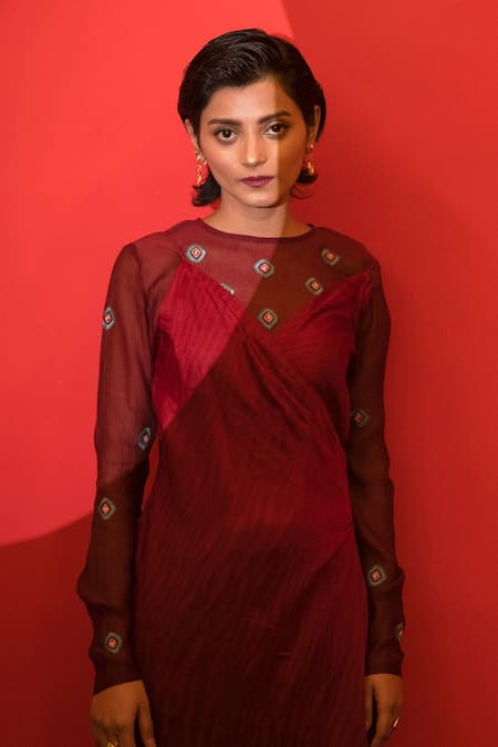 The Loom Art Red Chanderi Organza , Pure Inner Bodycon With Embroidered Camisole at Aza Fashions The Loom Art_Red Chanderi Organza , Pure Inner Bodycon With Embroidered Camisole _at_Aza_Fashions