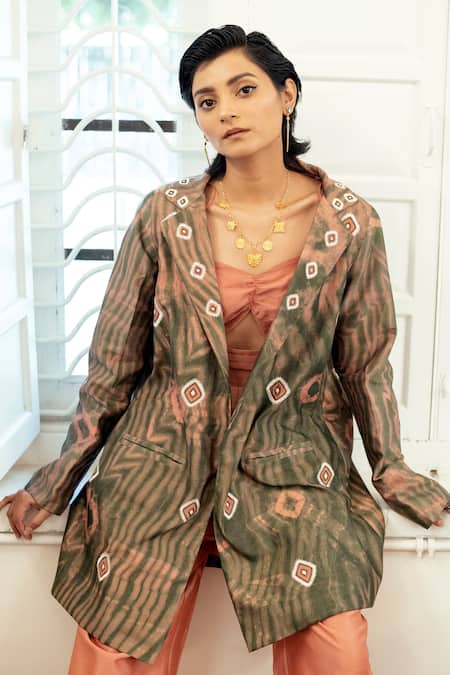 The Loom Art_Beige Handwoven Chanderi Silk Crop Top Sweetheart Embroidered And Pant Set _at_Aza_Fashions