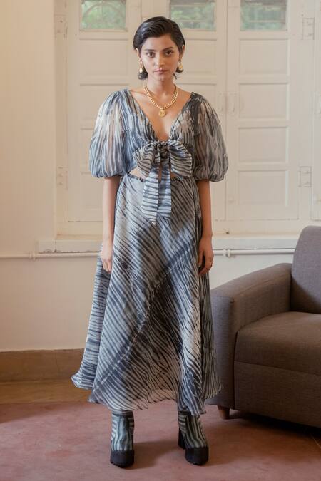 The Loom Art Black Chanderi Organza Silk V Neck Shibori Puff Sleeve Dress Online at Aza Fashions The Loom Art_Black Chanderi Organza Silk V Neck Shibori Puff Sleeve Dress _Online_at_Aza_Fashions