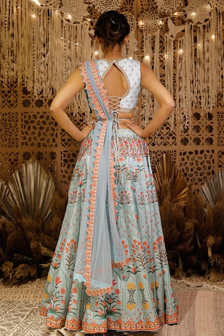 Indo-Western Outfit Options For Brides-to-be ! | WedMeGood