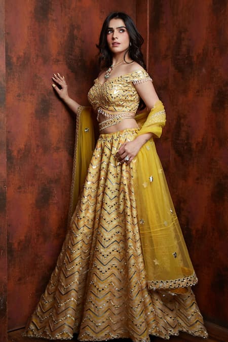 Archana Kochhar_Yellow Lehenga And Blouse Raw Silk Dupatta Net Chevron Embroidered Set _Online_at_Aza_Fashions
