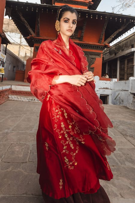 Label Earthen Maroon Chanderi , Organza V Neck Kurta Sharara Set Online at Aza Fashions Label Earthen_Maroon Chanderi , Organza V Neck Kurta Sharara Set _Online_at_Aza_Fashions