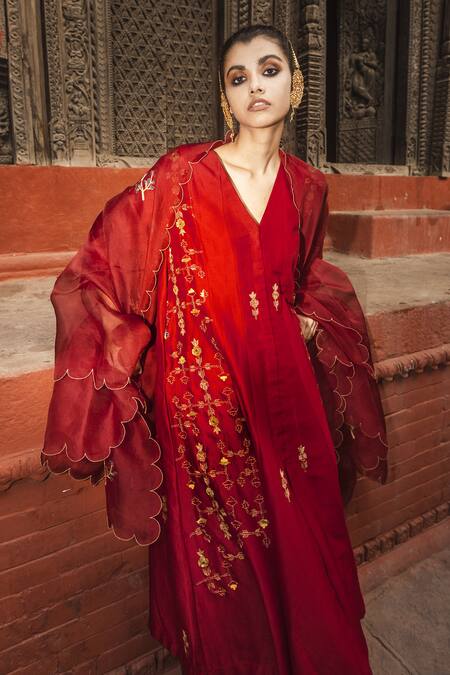 Buy Label Earthen Maroon Chanderi , Organza V Neck Kurta Sharara Set Online at Aza Fashions Buy_Label Earthen_Maroon Chanderi , Organza V Neck Kurta Sharara Set _Online_at_Aza_Fashions