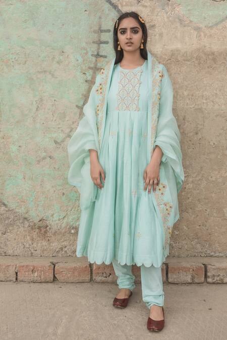 Buy Label Earthen Green Chanderi Silk Round Anarkali Set Online at Aza Fashions Buy_Label Earthen_Green Chanderi Silk Round Anarkali Set _Online_at_Aza_Fashions