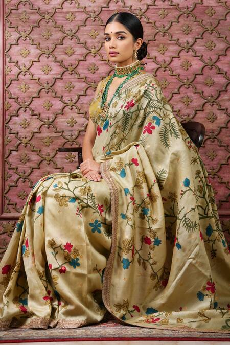Buy Archana Jaju Beige Zari Buti Silk Kalamkari V Neck Hand Painted Saree With Blouse Online at Aza Fashions Buy_Archana Jaju_Beige Zari Buti Silk Kalamkari V Neck Hand Painted Saree With Blouse_Online_at_Aza_Fashions