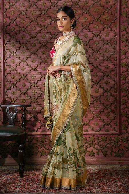 Shop Archana Jaju Beige Organza Silk Kalamkari V Neck Hand Painted Saree With Blouse at Aza Fashions Shop_Archana Jaju_Beige Organza Silk Kalamkari V Neck Hand Painted Saree With Blouse_at_Aza_Fashions