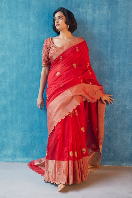 Label Earthen Red Handwoven Chanderi Silk Scoop Neck Saree With Blouse 