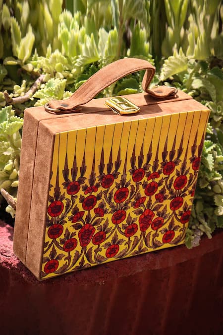 Craftwork India Plain Yellow Pearl Beaded Cubical Clutch Bucket Bag at Rs  1250/piece in Sambhal