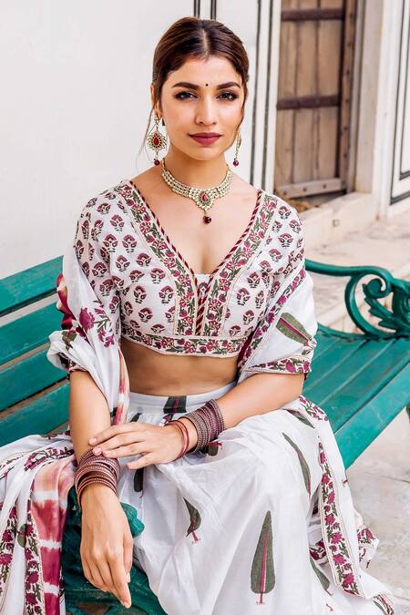 Missprint White Chanderi Hand Block Printed Gota Patti, Moti Floral Lehenga Set at Aza Fashions Missprint_White Chanderi Hand Block Printed Gota Patti, Moti Floral Lehenga Set _at_Aza_Fashions
