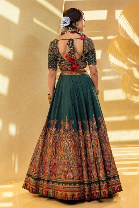 Lehengas: Designer Bridal Lehengas & Wedding Lehenga Cholis Online