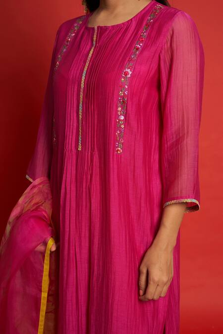 Priti Prashant Pink Cotton Mul And Sheer Thread Lily Bodice Embroidered Kurta Pant Set at Aza Fashions Priti Prashant_Pink Cotton Mul And Sheer Thread Lily Bodice Embroidered Kurta Pant Set _at_Aza_Fashions
