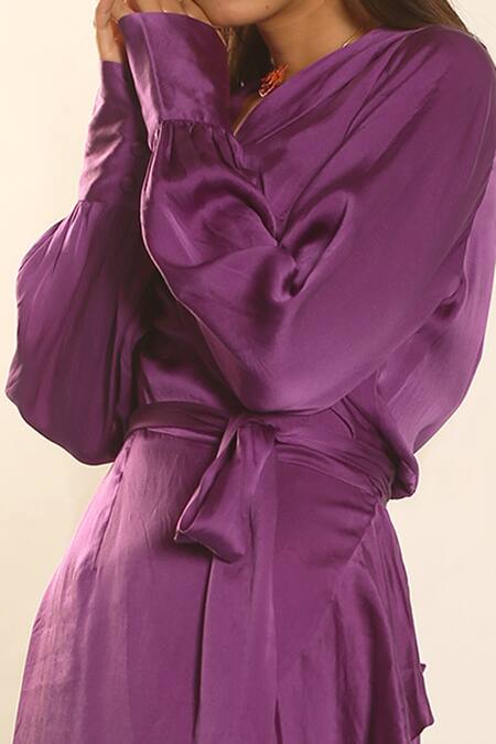 Plain Satin Bathrobes at Rs 699/piece | Women satin nightgown in Mumbai |  ID: 23579005533