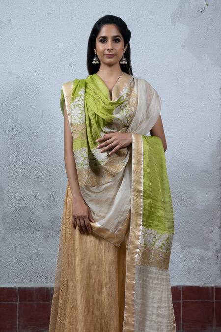 Shop_Latha Puttanna_Green Silk Embroidered Dupatta _at_Aza_Fashions