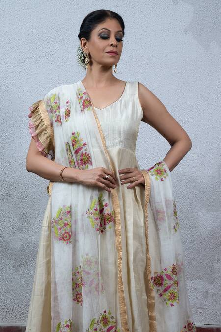 Buy Latha Puttanna White Silk Embroidered Dupatta Online at Aza Fashions Buy_Latha Puttanna_White Silk Embroidered Dupatta _Online_at_Aza_Fashions