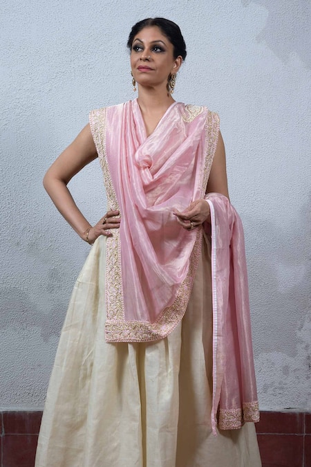 Shop Latha Puttanna Pink Silk Embroidered Dupatta at Aza Fashions Shop_Latha Puttanna_Pink Silk Embroidered Dupatta _at_Aza_Fashions