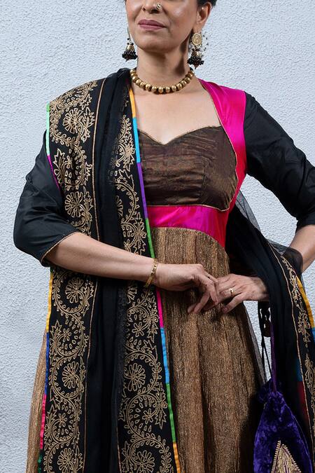 Latha Puttanna Black Silk Embroidered Dupatta Online at Aza Fashions Latha Puttanna_Black Silk Embroidered Dupatta _Online_at_Aza_Fashions