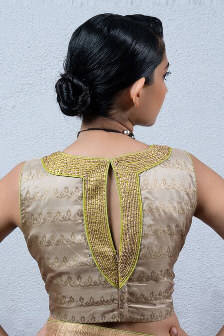 LATHA PUTTANNA_Pink Chiffon Round Saree With Blouse_Online_at_Aza_Fashions