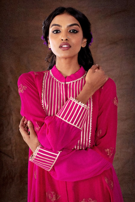 Buy_LATHA PUTTANNA_Pink Georgette Ganderbunda Motifs Band Collar Asymmetric Kurta And Sharara Set_Online_at_Aza_Fashions