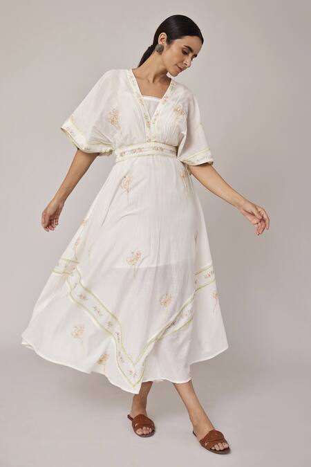 Pallavi Kandoi White 30% Silk, 70% Cotton Floral Print V Neck Kaftan Dress Online at Aza Fashions Pallavi Kandoi_White 30% Silk, 70% Cotton Floral Print V Neck Kaftan Dress _Online_at_Aza_Fashions