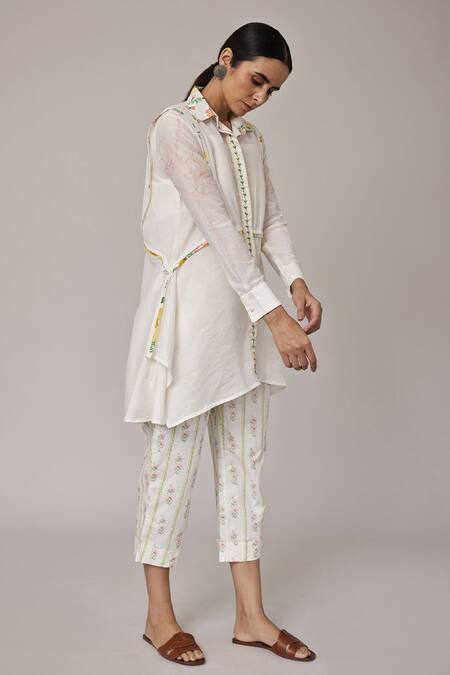 Pallavi Kandoi White 100% , 30% Silk, 70% Floral Print, Shirt Tunic And Pant Set Online at Aza Fashions Pallavi Kandoi_White 100% , 30% Silk, 70% Floral Print, Shirt Tunic And Pant Set _Online_at_Aza_Fashions