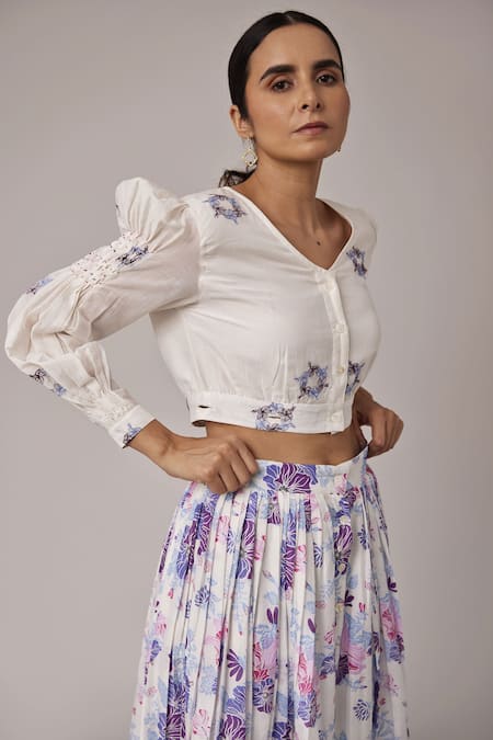 Pallavi Kandoi White 30% Silk, 70% Cotton Floral Print, Thread Embroidered Top And Skirt Set at Aza Fashions Pallavi Kandoi_White 30% Silk, 70% Cotton Floral Print, Thread Embroidered Top And Skirt Set _at_Aza_Fashions