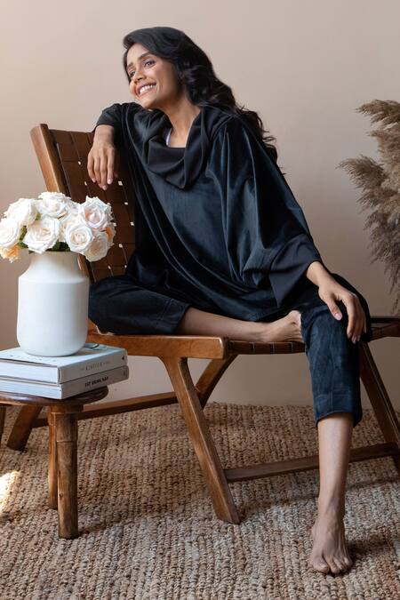 Rhe-Ana Black 100% Polyester Plain Cowl Neck Wallis Top And Joggers Set Online at Aza Fashions Rhe-Ana_Black 100% Polyester Plain Cowl Neck Wallis Top And Joggers Set _Online_at_Aza_Fashions