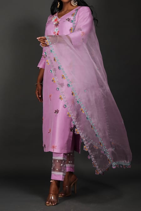 Kasturi Tikmani Embellishment Kurta Pant Set 