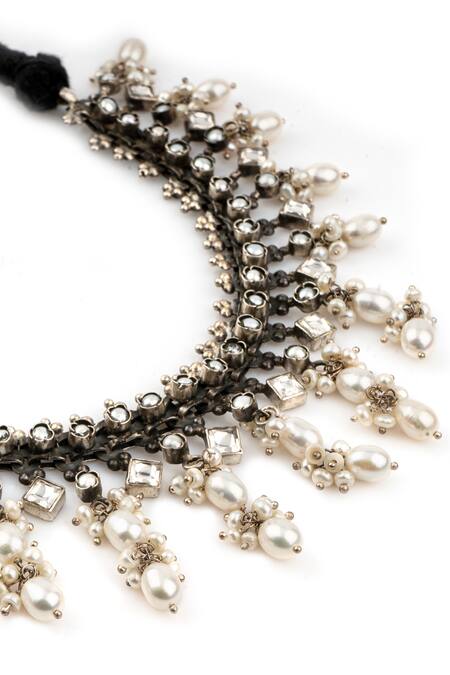 Shop Neeta Boochra White Kundans Pearl Drop Necklace Online at Aza Fashions Shop_Neeta Boochra_White Kundans Pearl Drop Necklace_Online_at_Aza_Fashions