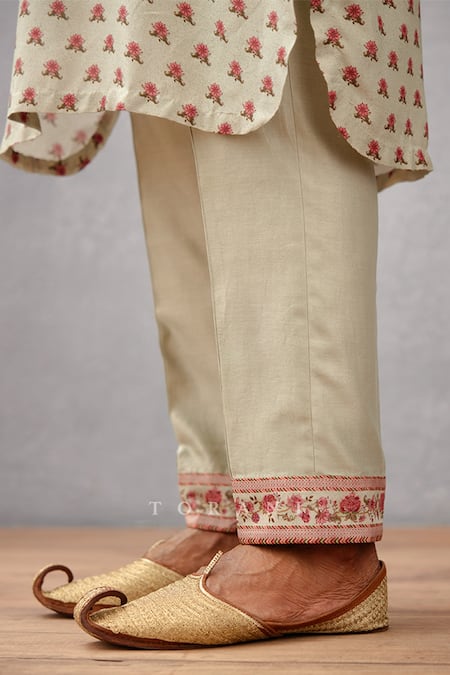 Torani_Green Kurta Handwoven Chanderi, Pant Pure Linen Jaituni Tejal Printed Set _at_Aza_Fashions