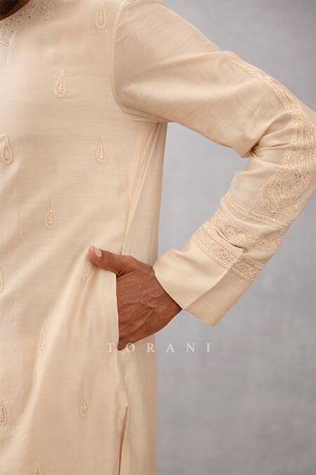 Shop Torani Beige Handwoven Chanderi Dori Kasturi Aadav Kurta Set Online at Aza Fashions Shop_Torani_Beige Handwoven Chanderi Dori Kasturi Aadav Kurta Set _Online_at_Aza_Fashions