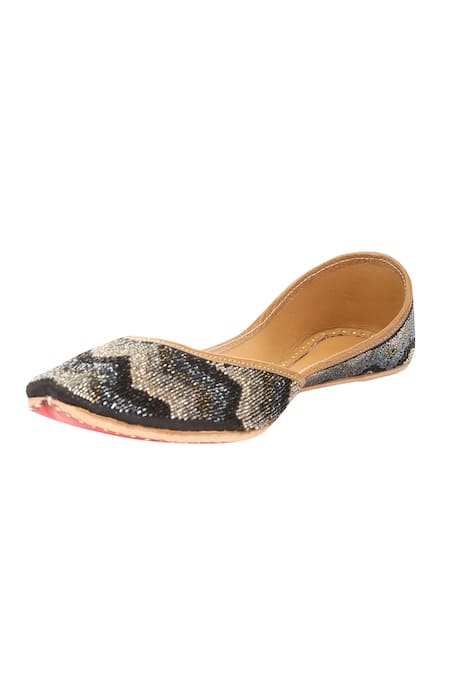 Buy_5Elements_Black Embellished Juttis _Online_at_Aza_Fashions