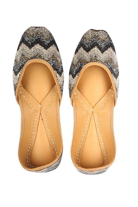 Shop_5Elements_Black Embellished Juttis _at_Aza_Fashions