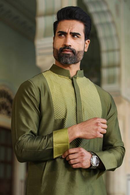 Raw & Rustic By Niti Bothra_Green Chanderi Silk Embroidery Short Banarasi Kurta _at_Aza_Fashions