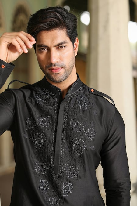 Raw & Rustic By Niti Bothra_Black Chanderi Silk Embroidery Banarasi Applique Kurta _at_Aza_Fashions