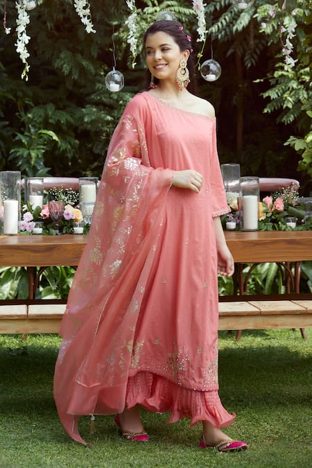 Mandira Wirk - Indian Peach Cotton Lurex Asymmetric Off Shoulder Layered Kurta With Dupatta