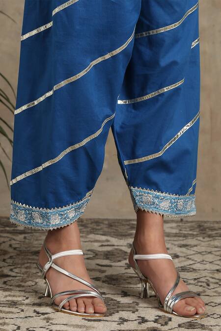 Maison Shefali_Blue Cotton V Neck Floral Print Kurta Set _at_Aza_Fashions