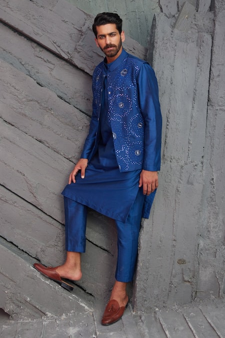 Diyarajvvir Sunray Embroidered Bundi & Kurta Set 