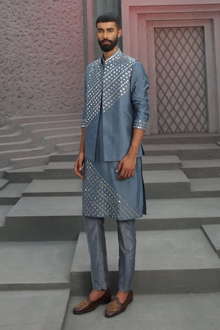 DiyaRajvvir Geometric Embroidered Bundi & Kurta Set 