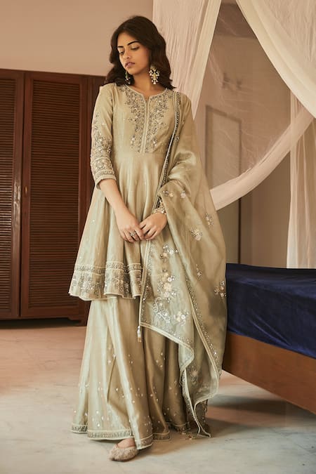 Matsya_Green Chanderi Silk Embroidered Kurta Set  _Online_at_Aza_Fashions