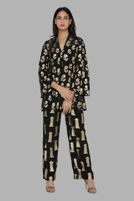Masaba Black Crepe V Neck Printed Tunic And Pant Set