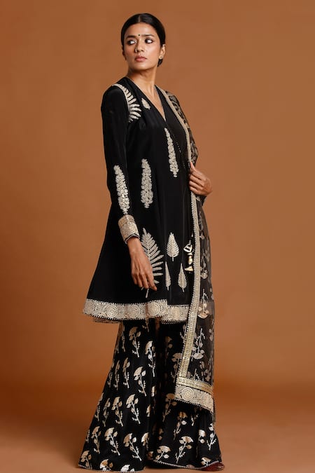 Buy_Masaba_Black Crepe Embroidery V Neck Angarkha Kurta Set _Online_at_Aza_Fashions