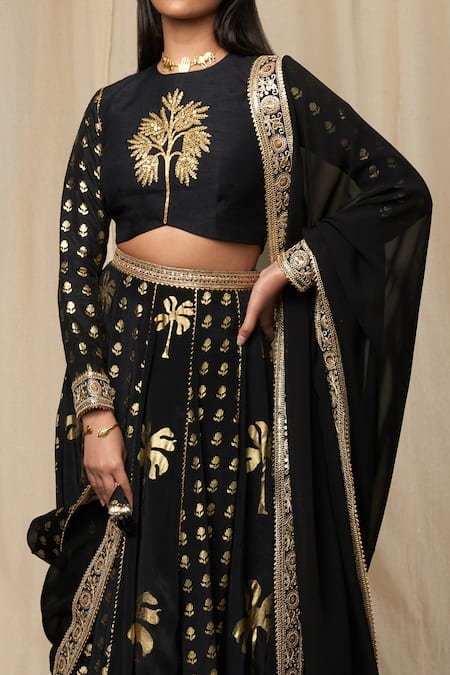 Pure Georgette Black & Golden Kalidar Lehenga With Blouse at Rs 23000 in  Delhi | ID: 9387763388