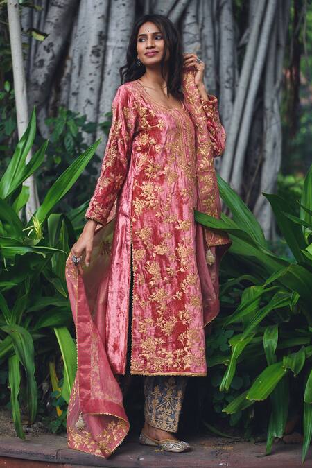 Shop_Heena Kochhar_Pink Velvet Embroidered Kurta Set_at_Aza_Fashions