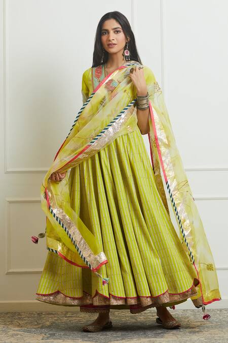 Rajiramniq Green Organza, Crepe V Neck Embroidered Anarkali With Dupatta Online at Aza Fashions Rajiramniq_Green Organza, Crepe V Neck Embroidered Anarkali With Dupatta _Online_at_Aza_Fashions